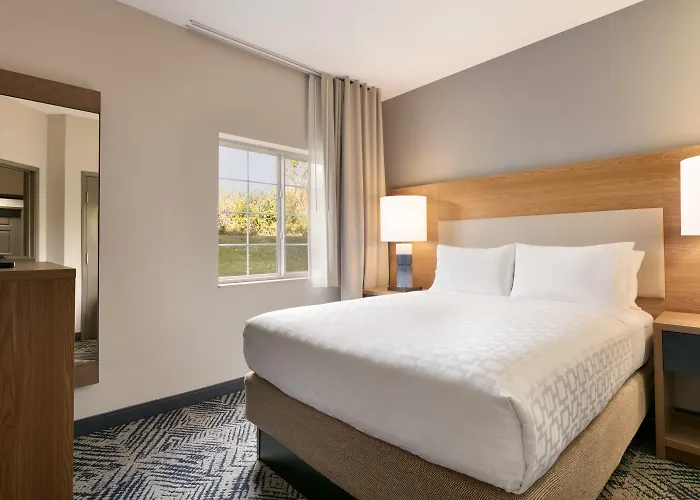 Candlewood Hotel Springfield
