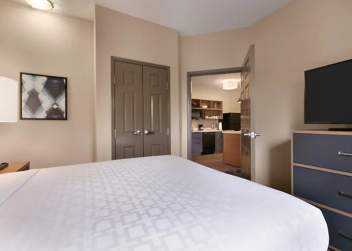 Hotel Candlewood 2*
